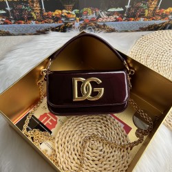 530 【Dolce Gabbana】New model number: 9113 original sheet ➰Delicate handmade, single shoulder crossbody, dual purpose, imported raw materials, real gold-plated DG logo on the bottom, the flip cover is hidden magnetic buckle, removable electroplated rutheni