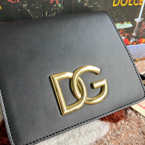 600 [Dolce Gabbana] Model number: 5188 original list ➰Semantic delicate handmade imported cowhide, front DG logo, pure handmade oil on the top of the bag, favorite of many celebrities, overseas purchasing special products, style and aura, new bag style, a