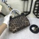 P450 original list [Dolce Gabbana] classic leopard print Another platinum bag in the fashion industry ➰Delicate handmade, favorite of many celebrities, crossbody, mirror, overseas purchasing special products!Imported palm-print cowhide with original hardw