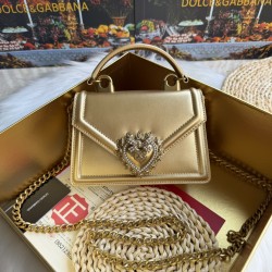510 [Dolce Gabbana] Chain hand-held crossbody bag model number: 6613 plain paper Original ➰Delicious handmade Imported cowhide with original hardware bag body with pure handmade oil on top of the top of many celebrities' favorites, crossbody, special prod