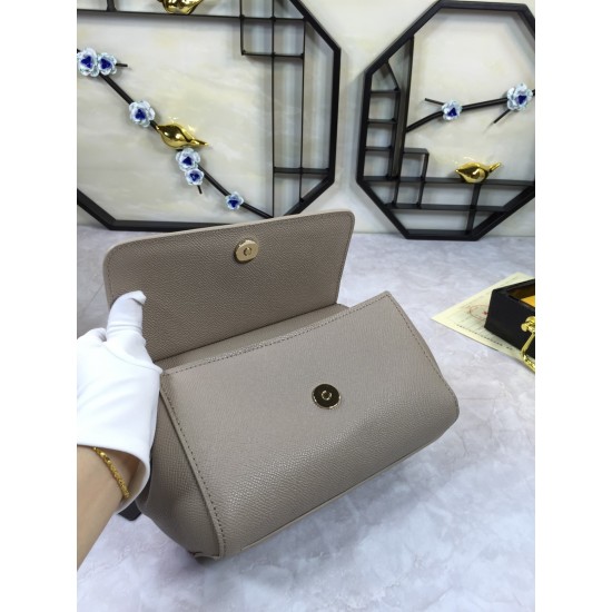 410 Small, high-end product [Dolce Gabbana] crossbody women's bag ➰Delicate handmade, classic style, solid color versatile, favorite of many celebrities, crossbody, mirror, overseas purchasing special products!Imported palm-print cowhide with original har