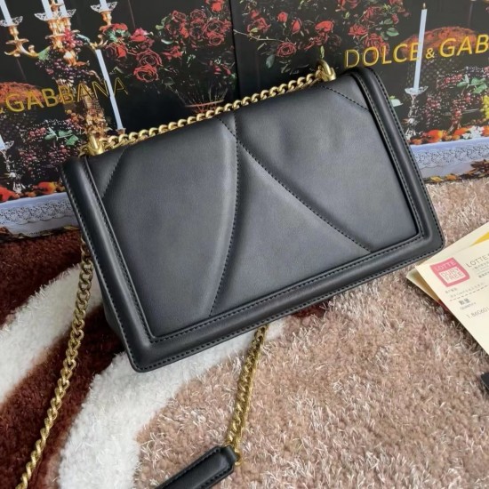 600 [Dolce Gabbana] Top original list ➰Delicious handmade Imported cowhide leather with original hardware bag body with pure handmade oil on top of the top of many celebrities' favorites. Crossbody can be purchased overseas for special products with a sty