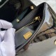 570 [Dolce Gabbana] Model number: 9112 Original order ➰Delicate handmade, imported cowhide bag body with pure handmade oil edges on top, embellished with standing effect quilted DG log Fashion trend, favorite of many celebrities, crossbody, overseas purch