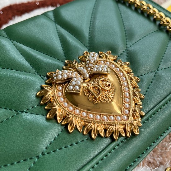 600 [Dolce Gabbana] Top original list ➰Delicious handmade Imported cowhide leather with original hardware bag body with pure handmade oil on top of the top of many celebrities' favorites. Crossbody can be purchased overseas for special products with a sty