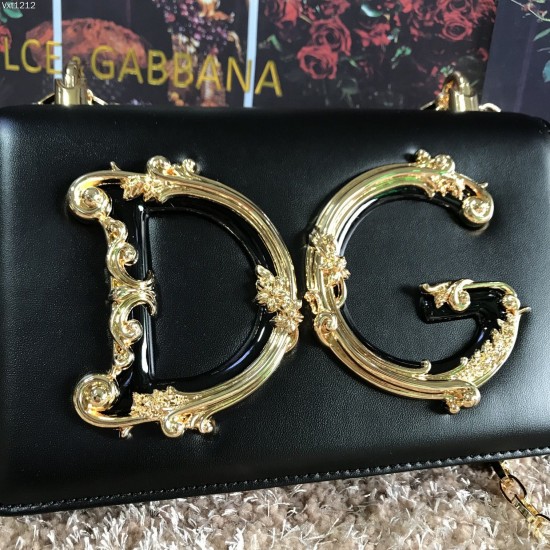 600 【Dolce Gabbana】Top original list ➰Delicate handmade series crossbody bags, imported raw materials, front embellishment, resin bottom plated true gold DG logo, front flip cover adopts hidden magnetic buckle opening and closing, fixed electroplated ruth 600 【Dolce Gabbana】Top original list ➰Delicate handmade series crossbody bags, imported raw materials, front embellishment, resin bottom plated true gold DG logo, front flip cover adopts hidden magnetic buckle opening and closing, fixed electroplated ruth