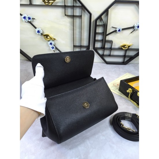 410 Small, high-end product [Dolce Gabbana] crossbody women's bag ➰Delicate handmade, classic style, solid color versatile, favorite of many celebrities, crossbody, mirror, overseas purchasing special products!Imported palm-print cowhide with original har