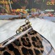 500 [Dolce Gabbana] model number: 2112 patent leather leopard print, perfect bag shape, customized vacuum high electroplated hardware, versatile bag type, portable crossbody is suitable for any occasion, gorgeous enough to amazing four seats, every presen