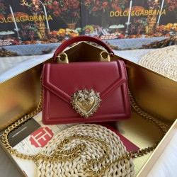 510 [Dolce Gabbana] Chain hand-held crossbody bag model number: 6613 plain paper Original ➰Delicious handmade Imported cowhide with original hardware bag body with pure handmade oil on top of the top of many celebrities' favorites, crossbody, special prod