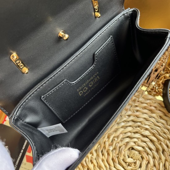 600 【Dolce Gabbana】❤️New.Model number: 9111 patent leather leopard print original ➰Delicate handmade, imported cowhide bag body with pure handmade oil edge on top, embellished with DG double electroplating sign fashion trend, front flip cover adopts hidde 600 【Dolce Gabbana】❤️New.Model number: 9111 patent leather leopard print original ➰Delicate handmade, imported cowhide bag body with pure handmade oil edge on top, embellished with DG double electroplating sign fashion trend, front flip cover adopts hidde