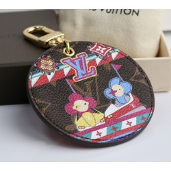 45 new lv keychain is coming ❤️ The little beauty is coming with a very rich look‼️Super Qlogo as the main body️The printing is clear and clear 914080