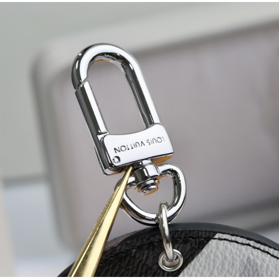 45 new keychain, pendants are coming⭕️3⃣️Color splicing, black, presbyterian skin, rich color matching, super versatile and super Q, attracting countless eyes, must-have when going out 914080 45 new keychain, pendants are coming⭕️3⃣️Color splicing, black, presbyterian skin, rich color matching, super versatile and super Q, attracting countless eyes, must-have when going out 914080