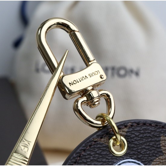 45 new lv keychain is coming ❤️ The little beauty is coming with a very rich look‼️Super Qlogo as the main body️The printing is clear and clear 914080 45 new lv keychain is coming ❤️ The little beauty is coming with a very rich look‼️Super Qlogo as the main body️The printing is clear and clear 914080
