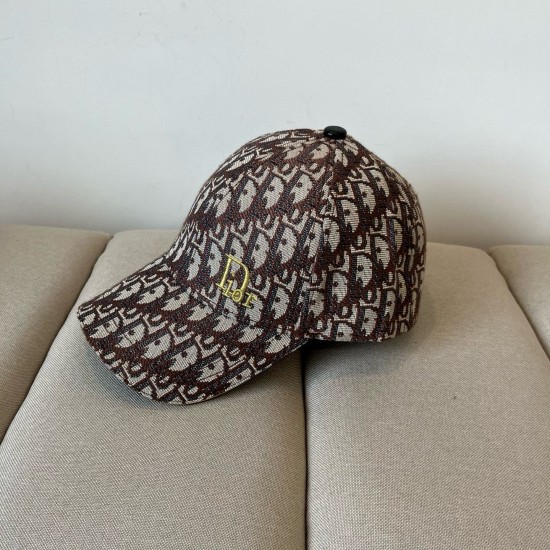 P40 [DIOR] new simple baseball cap with volume, new model shipped, big brand models are super easy to match, hurry up and buy them!