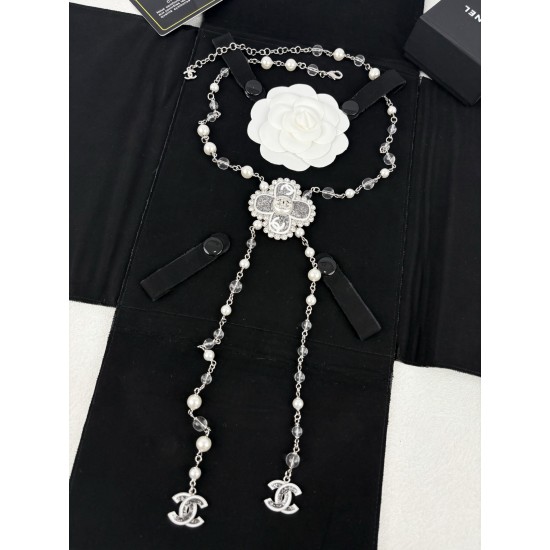 Xiaoxiang new style cross shape flowers pearl rhinestones long necklace sweater chain ✨✨ Fashion high-end feeling 105¥ Xiaoxiang new style cross shape flowers pearl rhinestones long necklace sweater chain ✨✨ Fashion high-end feeling 105¥