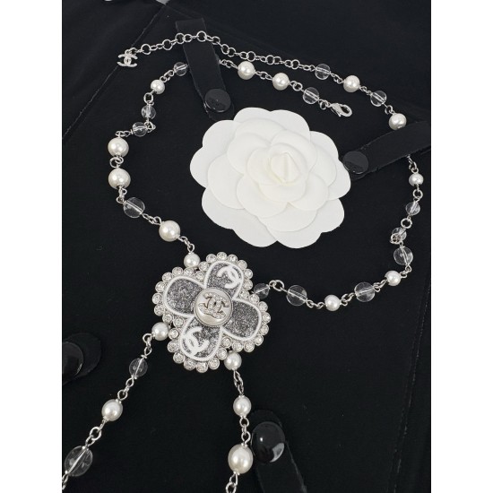 Xiaoxiang new style cross shape flowers pearl rhinestones long necklace sweater chain ✨✨ Fashion high-end feeling 105¥ Xiaoxiang new style cross shape flowers pearl rhinestones long necklace sweater chain ✨✨ Fashion high-end feeling 105¥