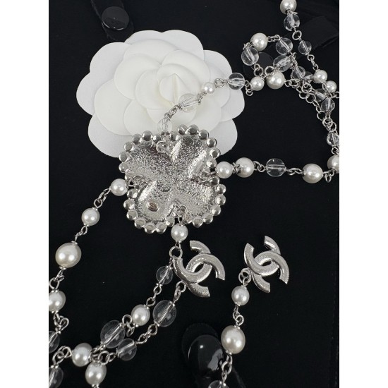 Xiaoxiang new style cross shape flowers pearl rhinestones long necklace sweater chain ✨✨ Fashion high-end feeling 105¥ Xiaoxiang new style cross shape flowers pearl rhinestones long necklace sweater chain ✨✨ Fashion high-end feeling 105¥