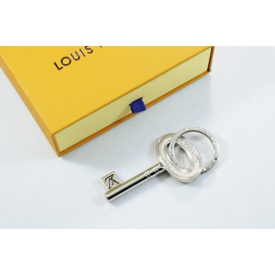 45 Keychain Silver LOUIS VUITTON official website LV CHROMATIC bag decoration and keychain.✨LV Chromatic bag decoration and keychain continuous writing series design, using matte lines to outline polished LV letter hanging ornaments, paired with springs a 45 Keychain Silver LOUIS VUITTON official website LV CHROMATIC bag decoration and keychain.✨LV Chromatic bag decoration and keychain continuous writing series design, using matte lines to outline polished LV letter hanging ornaments, paired with springs a