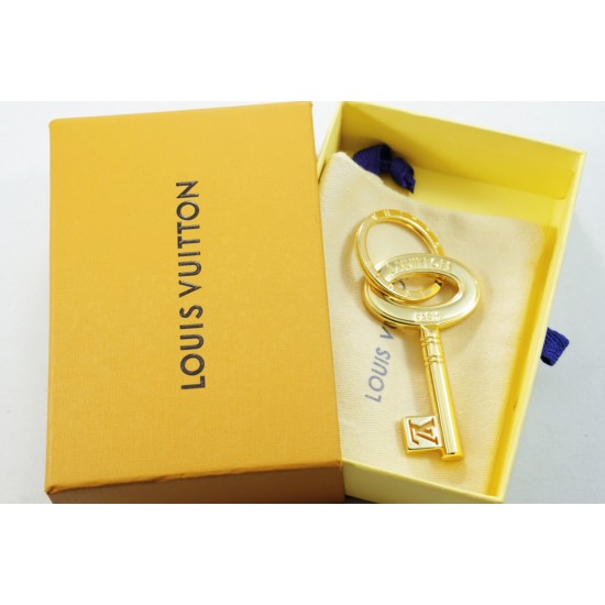 45 Keychain Golden LOUIS VUITTON official website LV CHROMATIC bag decoration and keychain.✨LV Chromatic bag decoration and keychain continuous writing series design, using matte lines to outline polished LV letter hanging ornaments, paired with springs a 45 Keychain Golden LOUIS VUITTON official website LV CHROMATIC bag decoration and keychain.✨LV Chromatic bag decoration and keychain continuous writing series design, using matte lines to outline polished LV letter hanging ornaments, paired with springs a