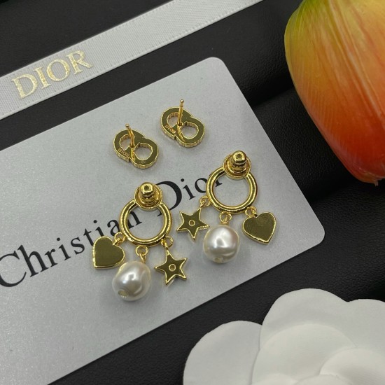 Dior stud earrings 25