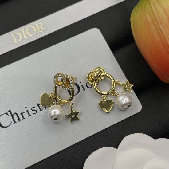 Dior stud earrings 25