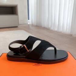 Hermes clip-toe sandals Hermes... a Eclair 2025 new color + hot series style is super positive, with a certain thickness to increase the height and make your legs look longer!A single item that is breathable and comfortable in the body, calfskin, spring a