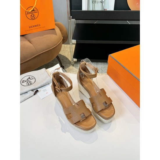 300Herms/Hermes classic waterproof platform H slope heel rope sandals with extremely retro design. It has a strong exotic style and fashionable feeling, and it has a tone for casual wear. Simple styles are easy to match with high-end feel. It is great. Th 300Herms/Hermes classic waterproof platform H slope heel rope sandals with extremely retro design. It has a strong exotic style and fashionable feeling, and it has a tone for casual wear. Simple styles are easy to match with high-end feel. It is great. Th