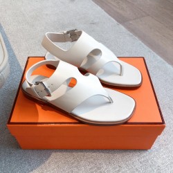Hermes clip-toe sandals Hermes... a Eclair 2025 new color + hot series style is super positive, with a certain thickness to increase the height and make your legs look longer!A single item that is breathable and comfortable in the body, calfskin, spring a