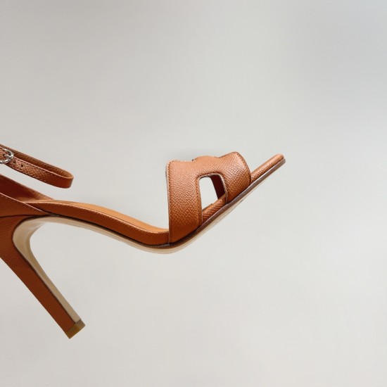 Palmprint. Heel height 10.5cm Hermes top version. High-heeled sandals P350Herme* Early Spring Counter New High-heeled Sandal Series ✔️Upper: Epson leather suede palm print ✔️Inner: Imported mixed-bred sheepskin ✔️Heel height: 10.5cm ✔️Outs: Original Itali Palmprint. Heel height 10.5cm Hermes top version. High-heeled sandals P350Herme* Early Spring Counter New High-heeled Sandal Series ✔️Upper: Epson leather suede palm print ✔️Inner: Imported mixed-bred sheepskin ✔️Heel height: 10.5cm ✔️Outs: Original Itali