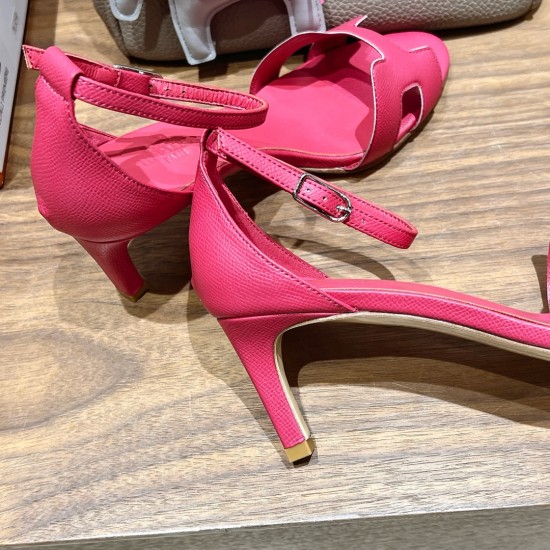 Palmprint. Heel height 7cm Hermes top version. High-heeled sandals P350Herme* Early Spring Counter New High-heeled Sandal Series ✔️Upper: Epson leather suede Palmprint ✔️Inner: Imported mixed-bred sheepskin ✔️Heel height: 7cm 9cm 10.5cm ✔️Outs: Original I Palmprint. Heel height 7cm Hermes top version. High-heeled sandals P350Herme* Early Spring Counter New High-heeled Sandal Series ✔️Upper: Epson leather suede Palmprint ✔️Inner: Imported mixed-bred sheepskin ✔️Heel height: 7cm 9cm 10.5cm ✔️Outs: Original I