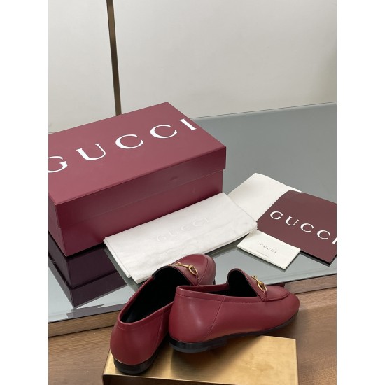 ✌️Gucci✌️Hot-up version is available for 2025 Early Autumn Series 3.25...Mount-year classic loafers⚡️⚡️New upgrade and production⚡️Purchase level!All spot Gucci loafers single shoes/back styles!Very delicate!The original lasting method is the same as that ✌️Gucci✌️Hot-up version is available for 2025 Early Autumn Series 3.25...Mount-year classic loafers⚡️⚡️New upgrade and production⚡️Purchase level!All spot Gucci loafers single shoes/back styles!Very delicate!The original lasting method is the same as that