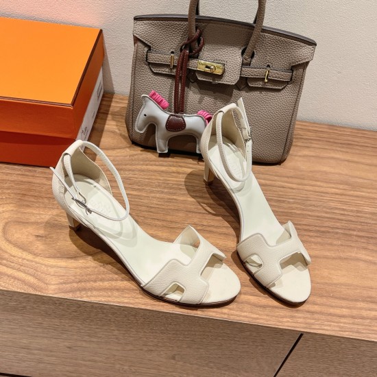 Palmprint. Heel height 7cm Hermes top version. High-heeled sandals 350Herm early spring counter new high-heeled sandal series ✔️Upper: Epson leather suede palm print ✔️Inner: Imported mixed-bred sheepskin ✔️Heel height: 7cm 9cm 10.5cm ✔️outsole: Original Palmprint. Heel height 7cm Hermes top version. High-heeled sandals 350Herm early spring counter new high-heeled sandal series ✔️Upper: Epson leather suede palm print ✔️Inner: Imported mixed-bred sheepskin ✔️Heel height: 7cm 9cm 10.5cm ✔️outsole: Original