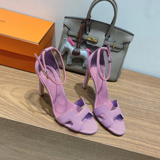 Palmprint. Heel height 10.5cm Hermes top version. High-heeled sandals P350Herme* Early Spring Counter New High-heeled Sandal Series ✔️Upper: Epson leather suede palm print ✔️Inner: Imported mixed-bred sheepskin ✔️Heel height: 10.5cm ✔️Outs: Original Itali Palmprint. Heel height 10.5cm Hermes top version. High-heeled sandals P350Herme* Early Spring Counter New High-heeled Sandal Series ✔️Upper: Epson leather suede palm print ✔️Inner: Imported mixed-bred sheepskin ✔️Heel height: 10.5cm ✔️Outs: Original Itali