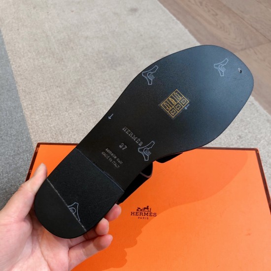 Hermes clip-toe sandals Hermes... a Eclair 2025 new color + hot series style is super positive, with a certain thickness to increase the height and make your legs look longer!A single item that is breathable and comfortable in the body, calfskin, spring a Hermes clip-toe sandals Hermes... a Eclair 2025 new color + hot series style is super positive, with a certain thickness to increase the height and make your legs look longer!A single item that is breathable and comfortable in the body, calfskin, spring a
