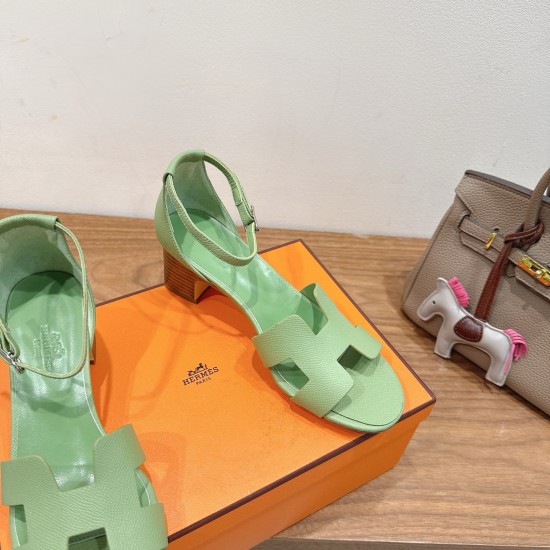 Hermes' classic hot products are launched in Dongguan... a Eclair 2025 new color + hot series style is super positive, with a certain thickness that increases the height and makes your legs look longer!A single item that is breathable and comfortable in t Hermes' classic hot products are launched in Dongguan... a Eclair 2025 new color + hot series style is super positive, with a certain thickness that increases the height and makes your legs look longer!A single item that is breathable and comfortable in t