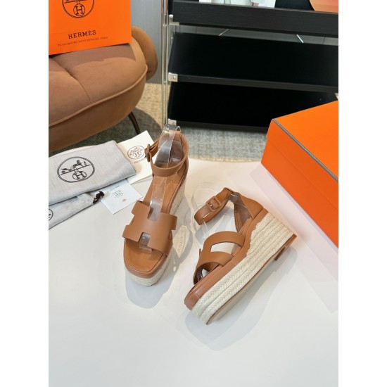 300Herms/Hermes classic waterproof platform H slope heel rope sandals with extremely retro design. It has a strong exotic style and fashionable feeling, and it has a tone for casual wear. Simple styles are easy to match with high-end feel. It is great. Th 300Herms/Hermes classic waterproof platform H slope heel rope sandals with extremely retro design. It has a strong exotic style and fashionable feeling, and it has a tone for casual wear. Simple styles are easy to match with high-end feel. It is great. Th