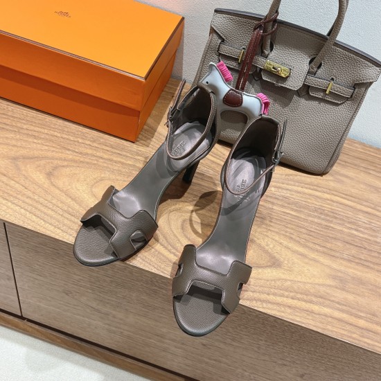 Palmprint. Heel height 9cm Hermes top version. High-heeled sandals P350Herme* Early Spring Counter New High-heeled Sandal Series ✔️Upper: Epson leather suede Palmprint ✔️Inner: Imported mixed-bred sheepskin ✔️Heel height: 9cm ✔️Outs: Original Italian leat Palmprint. Heel height 9cm Hermes top version. High-heeled sandals P350Herme* Early Spring Counter New High-heeled Sandal Series ✔️Upper: Epson leather suede Palmprint ✔️Inner: Imported mixed-bred sheepskin ✔️Heel height: 9cm ✔️Outs: Original Italian leat