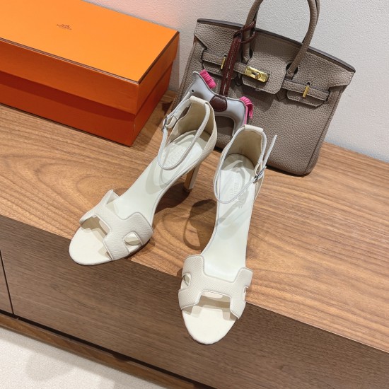 Palmprint. Heel height 9cm Hermes top version. High-heeled sandals P350Herme* Early Spring Counter New High-heeled Sandal Series ✔️Upper: Epson leather suede Palmprint ✔️Inner: Imported mixed-bred sheepskin ✔️Heel height: 9cm ✔️Outs: Original Italian leat Palmprint. Heel height 9cm Hermes top version. High-heeled sandals P350Herme* Early Spring Counter New High-heeled Sandal Series ✔️Upper: Epson leather suede Palmprint ✔️Inner: Imported mixed-bred sheepskin ✔️Heel height: 9cm ✔️Outs: Original Italian leat