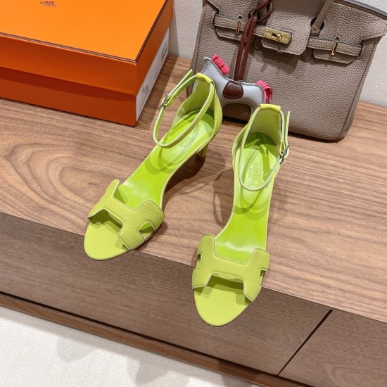 Palmprint. Heel height 7cm Hermes top version. High-heeled sandals 350Herm early spring counter new high-heeled sandal series ✔️Upper: Epson leather suede palm print ✔️Inner: Imported mixed-bred sheepskin ✔️Heel height: 7cm 9cm 10.5cm ✔️outsole: Original Palmprint. Heel height 7cm Hermes top version. High-heeled sandals 350Herm early spring counter new high-heeled sandal series ✔️Upper: Epson leather suede palm print ✔️Inner: Imported mixed-bred sheepskin ✔️Heel height: 7cm 9cm 10.5cm ✔️outsole: Original
