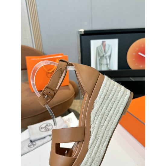 300Herms/Hermes classic waterproof platform H slope heel rope sandals with extremely retro design. It has a strong exotic style and fashionable feeling, and it has a tone for casual wear. Simple styles are easy to match with high-end feel. It is great. Th 300Herms/Hermes classic waterproof platform H slope heel rope sandals with extremely retro design. It has a strong exotic style and fashionable feeling, and it has a tone for casual wear. Simple styles are easy to match with high-end feel. It is great. Th