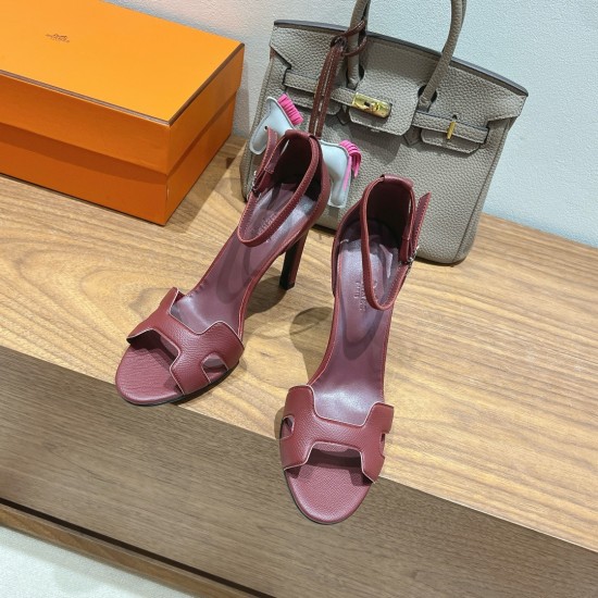 Palmprint. Heel height 10.5cm Hermes top version. High-heeled sandals P350Herme* Early Spring Counter New High-heeled Sandal Series ✔️Upper: Epson leather suede palm print ✔️Inner: Imported mixed-bred sheepskin ✔️Heel height: 10.5cm ✔️Outs: Original Itali Palmprint. Heel height 10.5cm Hermes top version. High-heeled sandals P350Herme* Early Spring Counter New High-heeled Sandal Series ✔️Upper: Epson leather suede palm print ✔️Inner: Imported mixed-bred sheepskin ✔️Heel height: 10.5cm ✔️Outs: Original Itali
