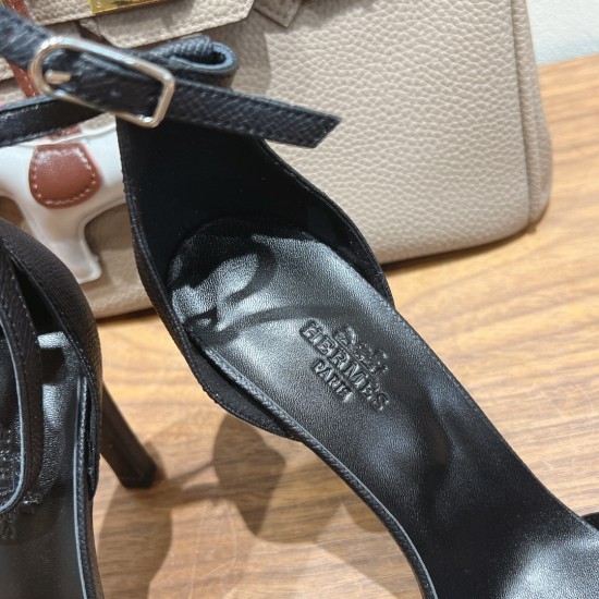 Palmprint. Heel height 9cm Hermes top version. High-heeled sandals P350Herme* Early Spring Counter New High-heeled Sandal Series ✔️Upper: Epson leather suede Palmprint ✔️Inner: Imported mixed-bred sheepskin ✔️Heel height: 9cm ✔️Outs: Original Italian leat Palmprint. Heel height 9cm Hermes top version. High-heeled sandals P350Herme* Early Spring Counter New High-heeled Sandal Series ✔️Upper: Epson leather suede Palmprint ✔️Inner: Imported mixed-bred sheepskin ✔️Heel height: 9cm ✔️Outs: Original Italian leat