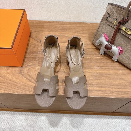 Hermes' classic hot products are launched in Dongguan... a Eclair 2025 new color + hot series style is super positive, with a certain thickness that increases the height and makes your legs look longer!A single item that is breathable and comfortable in t Hermes' classic hot products are launched in Dongguan... a Eclair 2025 new color + hot series style is super positive, with a certain thickness that increases the height and makes your legs look longer!A single item that is breathable and comfortable in t