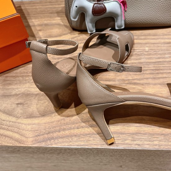 Palmprint. Heel height 7cm Hermes top version. High-heeled sandals 350Herm early spring counter new high-heeled sandal series ✔️Upper: Epson leather suede palm print ✔️Inner: Imported mixed-bred sheepskin ✔️Heel height: 7cm 9cm 10.5cm ✔️outsole: Original Palmprint. Heel height 7cm Hermes top version. High-heeled sandals 350Herm early spring counter new high-heeled sandal series ✔️Upper: Epson leather suede palm print ✔️Inner: Imported mixed-bred sheepskin ✔️Heel height: 7cm 9cm 10.5cm ✔️outsole: Original