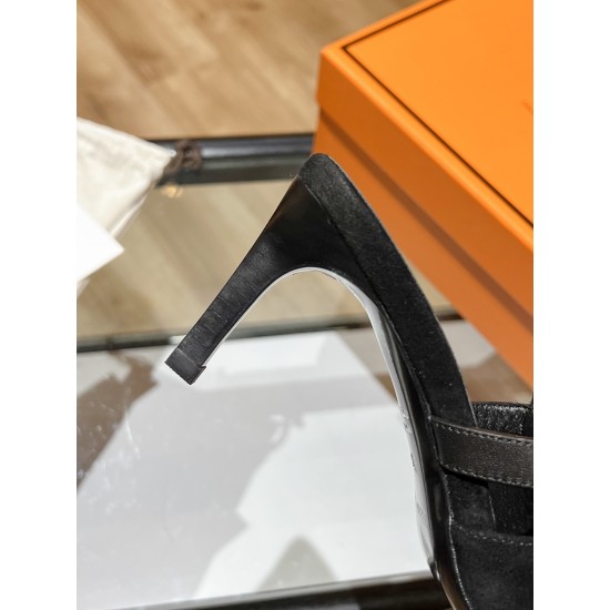 330 [top version of the counter]… Hermes - kelly slim heel sandals… Hermes brain-dead fans must buy top quality…--Classic undefeated hardware original mold replica upper: imported top layer cowhide foot pad: 3D printed lining: imported lambskin outsole: I