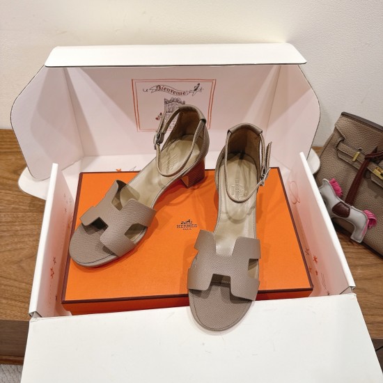 Hermes' classic hot products are launched in Dongguan... a Eclair 2025 new color + hot series style is super positive, with a certain thickness that increases the height and makes your legs look longer!A single item that is breathable and comfortable in t Hermes' classic hot products are launched in Dongguan... a Eclair 2025 new color + hot series style is super positive, with a certain thickness that increases the height and makes your legs look longer!A single item that is breathable and comfortable in t