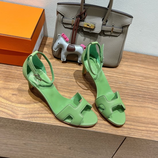 Palmprint. Heel height 7cm Hermes top version. High-heeled sandals 350Herm early spring counter new high-heeled sandal series ✔️Upper: Epson leather suede palm print ✔️Inner: Imported mixed-bred sheepskin ✔️Heel height: 7cm 9cm 10.5cm ✔️outsole: Original Palmprint. Heel height 7cm Hermes top version. High-heeled sandals 350Herm early spring counter new high-heeled sandal series ✔️Upper: Epson leather suede palm print ✔️Inner: Imported mixed-bred sheepskin ✔️Heel height: 7cm 9cm 10.5cm ✔️outsole: Original