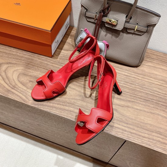 Palmprint. Heel height 7cm Hermes top version. High-heeled sandals 350Herme* Early Spring Counter New High-heeled Sandal Series ✔️Upper: Epson leather suede palm print ✔️Inner: Imported mixed-bred sheepskin ✔️Heel height: 7cm 9cm 10.5cm ✔️Outs: Original I Palmprint. Heel height 7cm Hermes top version. High-heeled sandals 350Herme* Early Spring Counter New High-heeled Sandal Series ✔️Upper: Epson leather suede palm print ✔️Inner: Imported mixed-bred sheepskin ✔️Heel height: 7cm 9cm 10.5cm ✔️Outs: Original I