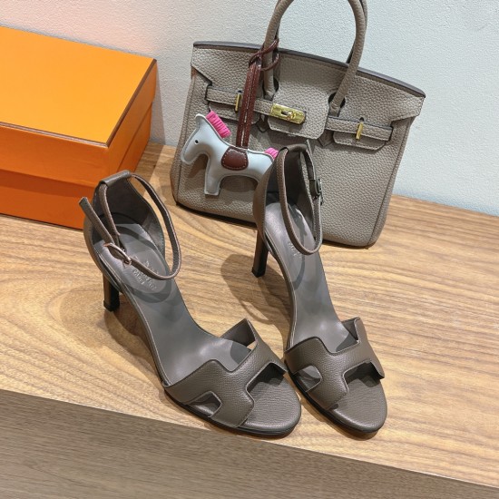 Palmprint. Heel height 9cm Hermes top version. High-heeled sandals P350Herme* Early Spring Counter New High-heeled Sandal Series ✔️Upper: Epson leather suede Palmprint ✔️Inner: Imported mixed-bred sheepskin ✔️Heel height: 9cm ✔️Outs: Original Italian leat Palmprint. Heel height 9cm Hermes top version. High-heeled sandals P350Herme* Early Spring Counter New High-heeled Sandal Series ✔️Upper: Epson leather suede Palmprint ✔️Inner: Imported mixed-bred sheepskin ✔️Heel height: 9cm ✔️Outs: Original Italian leat