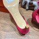 Palmprint. Heel height 7cm Hermes top version. High-heeled sandals P350Herme* Early Spring Counter New High-heeled Sandal Series ✔️Upper: Epson leather suede Palmprint ✔️Inner: Imported mixed-bred sheepskin ✔️Heel height: 7cm 9cm 10.5cm ✔️Outs: Original I Palmprint. Heel height 7cm Hermes top version. High-heeled sandals P350Herme* Early Spring Counter New High-heeled Sandal Series ✔️Upper: Epson leather suede Palmprint ✔️Inner: Imported mixed-bred sheepskin ✔️Heel height: 7cm 9cm 10.5cm ✔️Outs: Original I