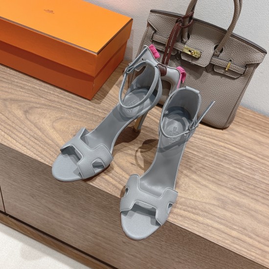 Palmprint. Heel height 9cm Hermes top version. High-heeled sandals P350Herme* Early Spring Counter New High-heeled Sandal Series ✔️Upper: Epson leather suede Palmprint ✔️Inner: Imported mixed-bred sheepskin ✔️Heel height: 9cm ✔️Outs: Original Italian leat Palmprint. Heel height 9cm Hermes top version. High-heeled sandals P350Herme* Early Spring Counter New High-heeled Sandal Series ✔️Upper: Epson leather suede Palmprint ✔️Inner: Imported mixed-bred sheepskin ✔️Heel height: 9cm ✔️Outs: Original Italian leat